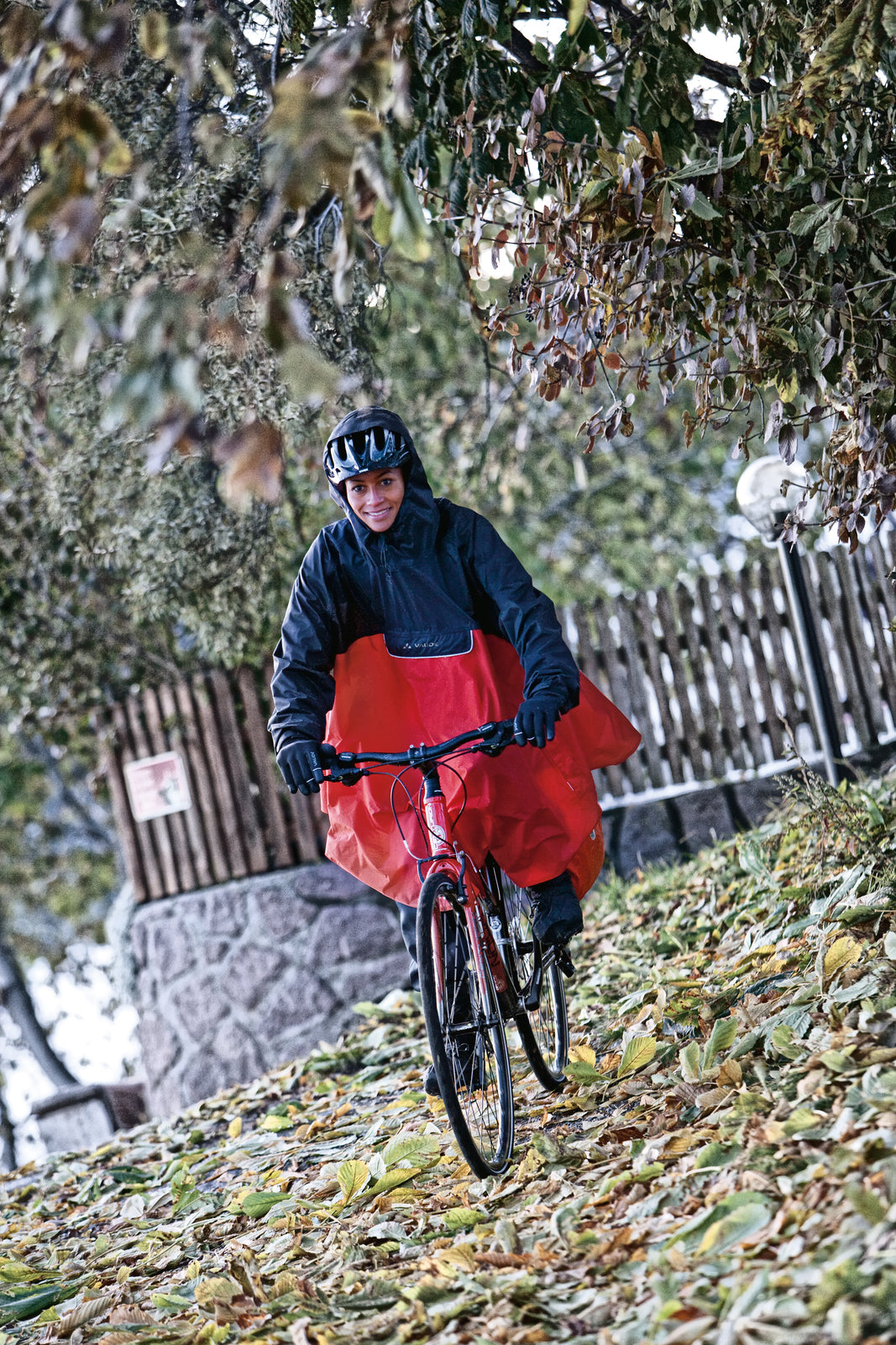 VAUDE Poncho Valero rouge/noir