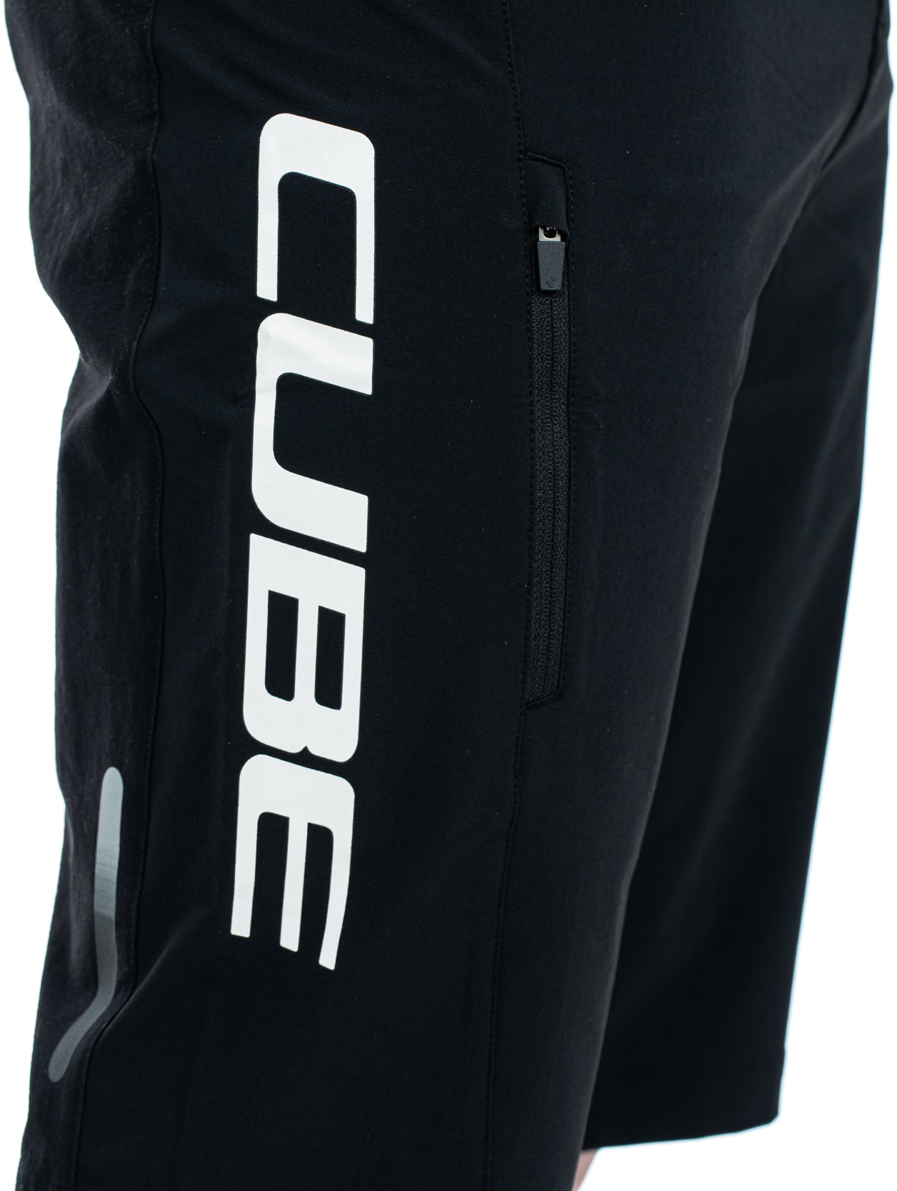 Short ample CUBE BLACKLINE